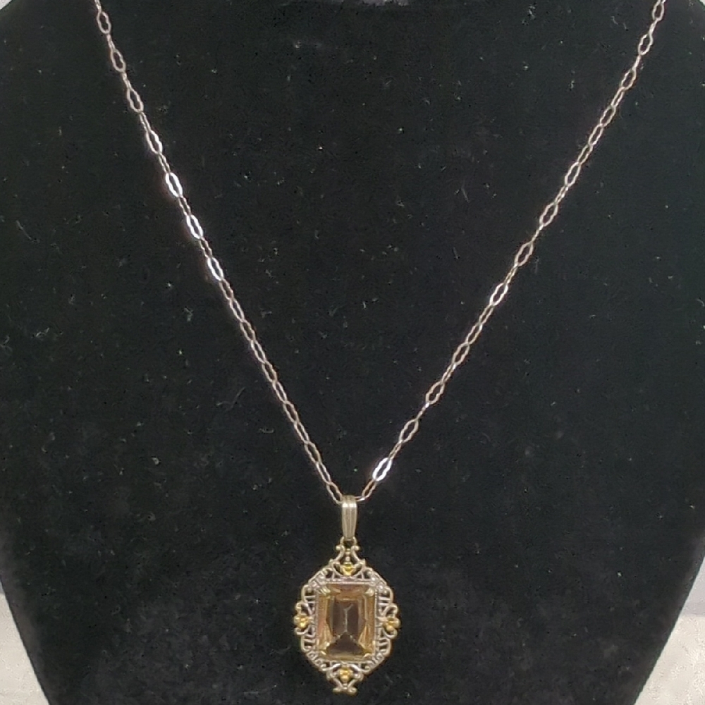 Vintage/ Antique Gold-Tone Pendant Necklace with Amber Rectangular Stone